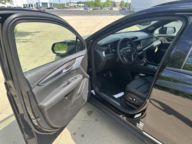 new 2025 Cadillac XT5 car, priced at $68,055