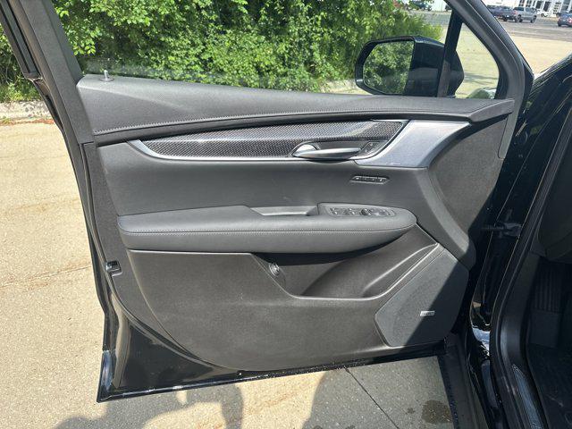 new 2025 Cadillac XT5 car, priced at $68,055