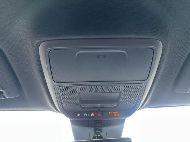 new 2026 Chevrolet Traverse car, priced at $43,999