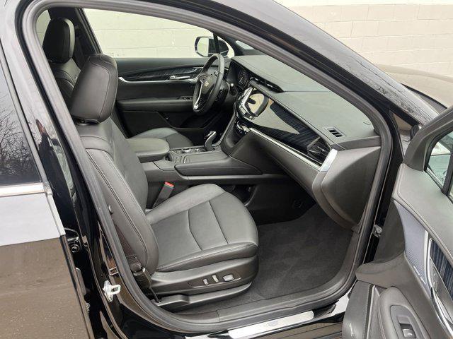 used 2024 Cadillac XT6 car, priced at $43,999