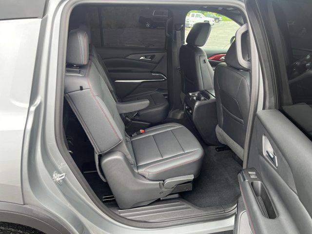 used 2024 Chevrolet Traverse car, priced at $44,999