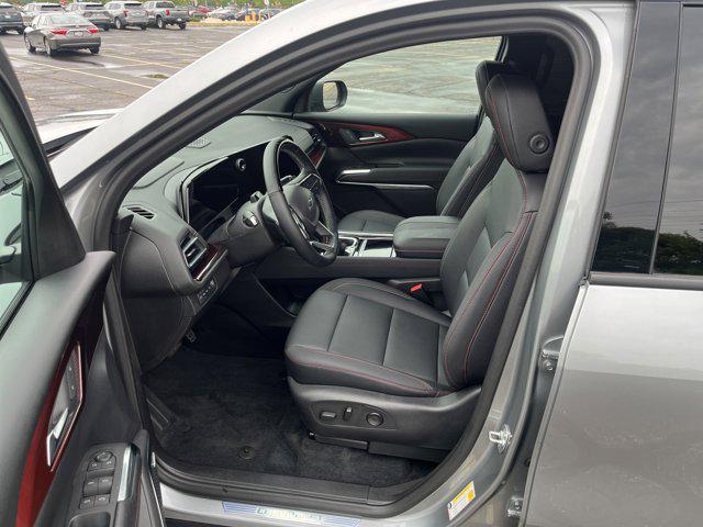 used 2024 Chevrolet Traverse car, priced at $44,999