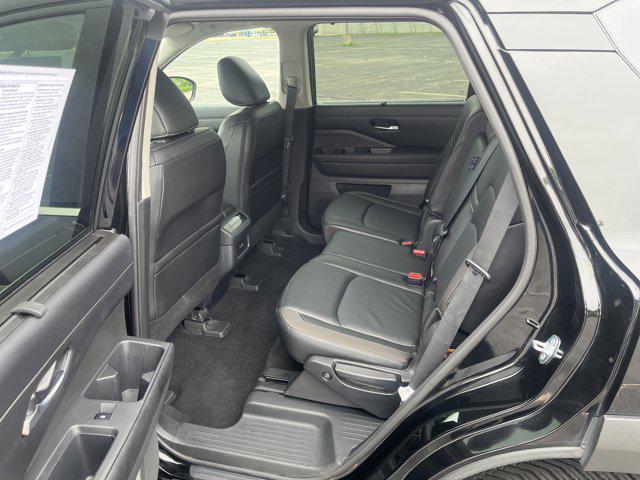 used 2023 Nissan Pathfinder car, priced at $30,999