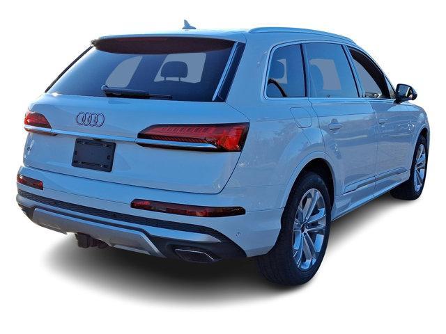 new 2025 Audi Q7 car, priced at $74,540