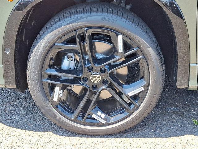 new 2025 Volkswagen Tiguan car, priced at $39,821