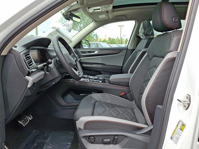 new 2025 Volkswagen Atlas car, priced at $48,671