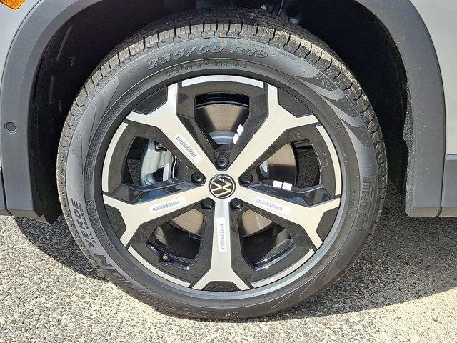 new 2025 Volkswagen Tiguan car, priced at $37,771
