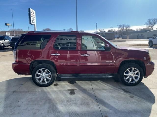 used 2007 GMC Yukon car, priced at $9,000