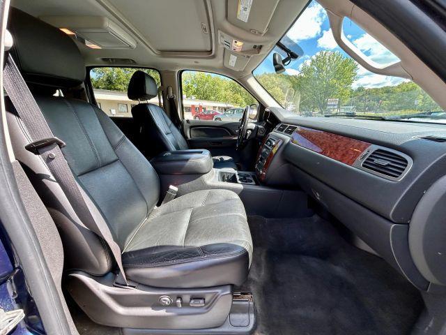 used 2007 Chevrolet Suburban car, priced at $10,990