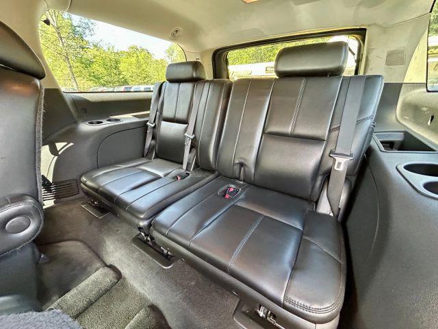 used 2007 Chevrolet Suburban car, priced at $10,990