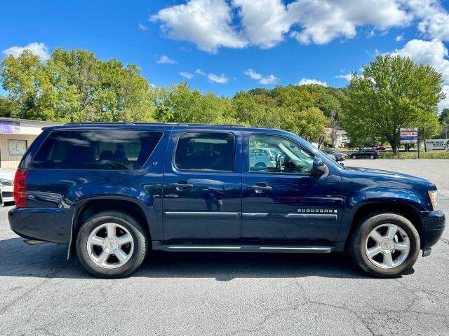used 2007 Chevrolet Suburban car, priced at $10,990