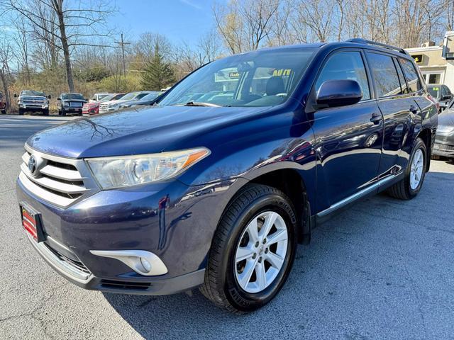 used 2013 Toyota Highlander car, priced at $14,490