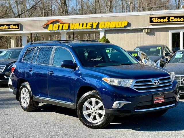 used 2013 Toyota Highlander car, priced at $14,490