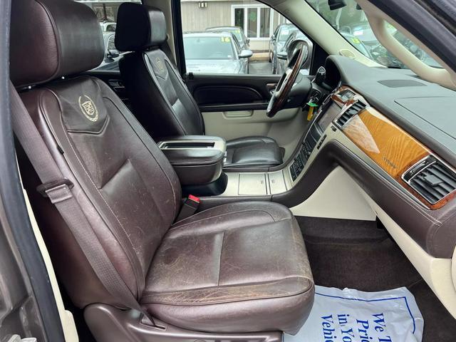 used 2014 Cadillac Escalade ESV car, priced at $15,490