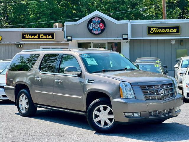 used 2014 Cadillac Escalade ESV car, priced at $14,490