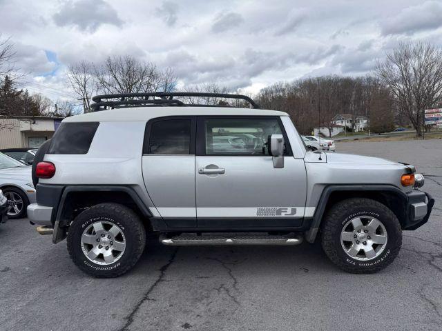 used 2007 Toyota FJ Cruiser car, priced at $9,990