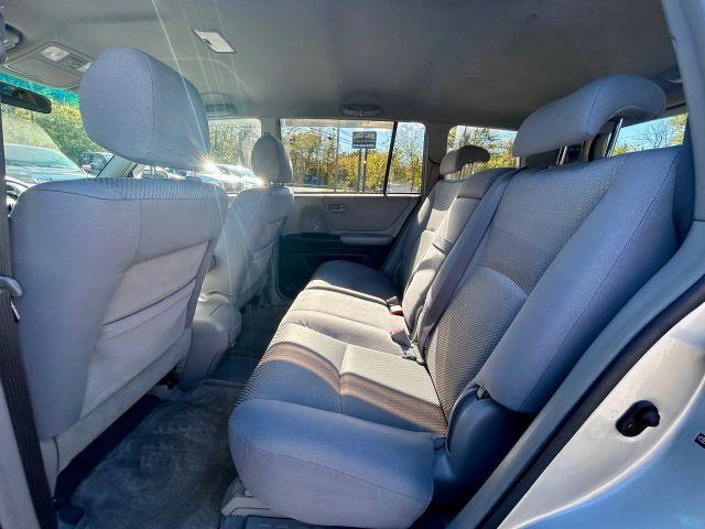 used 2006 Toyota Highlander car, priced at $7,990