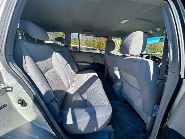 used 2006 Toyota Highlander car, priced at $7,990