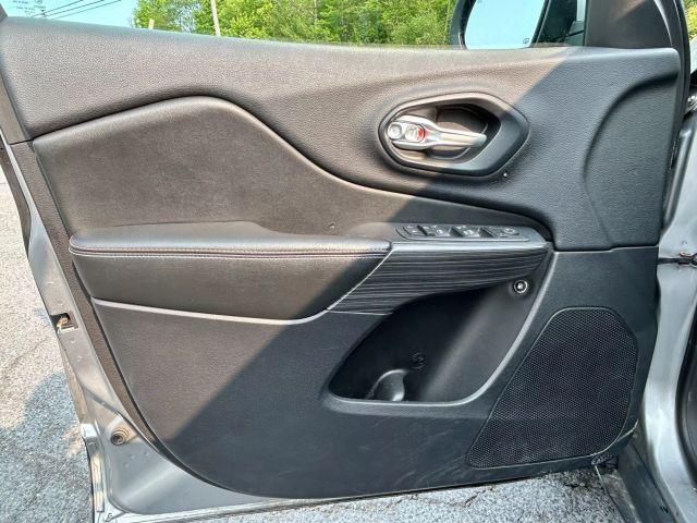 used 2016 Jeep Cherokee car, priced at $8,990