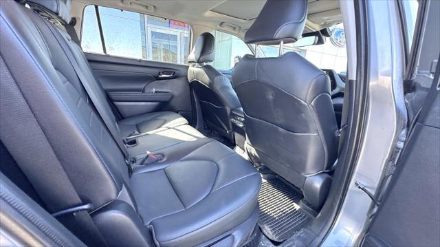used 2021 Toyota Highlander Hybrid car, priced at $39,895