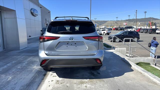 used 2021 Toyota Highlander Hybrid car, priced at $39,895