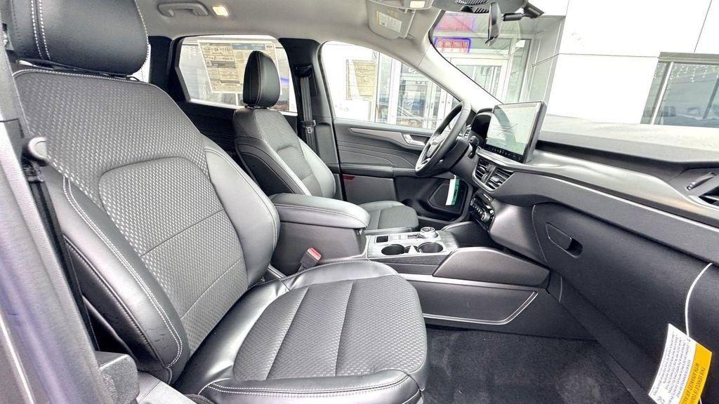 new 2025 Ford Escape PHEV car, priced at $30,431