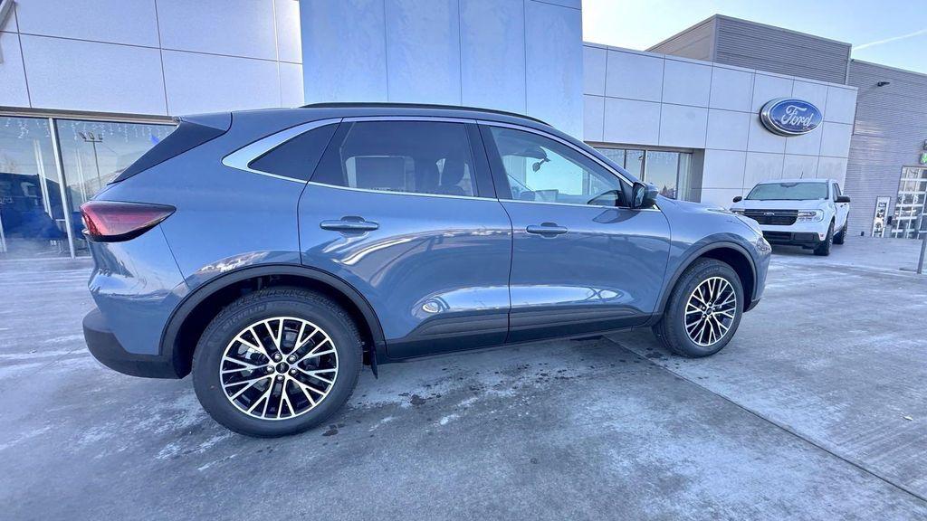 new 2025 Ford Escape PHEV car, priced at $30,739