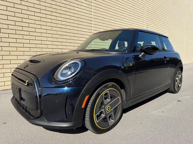 used 2022 MINI SE Hardtop car, priced at $21,997
