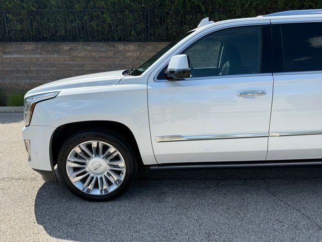used 2019 Cadillac Escalade ESV car, priced at $40,960