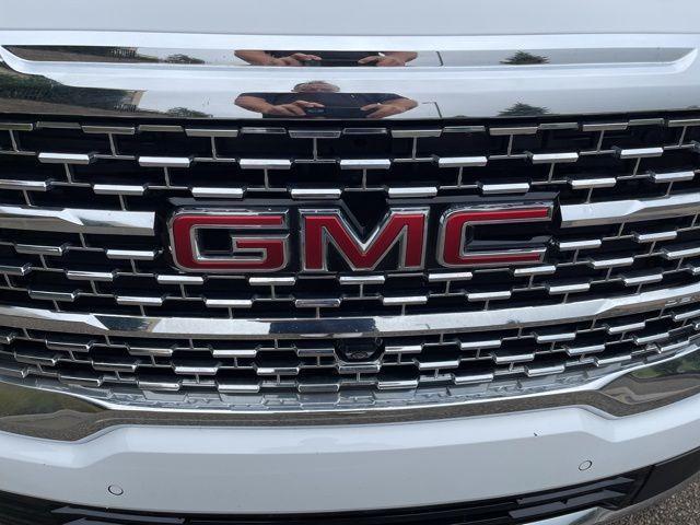 used 2023 GMC Acadia car, priced at $31,174