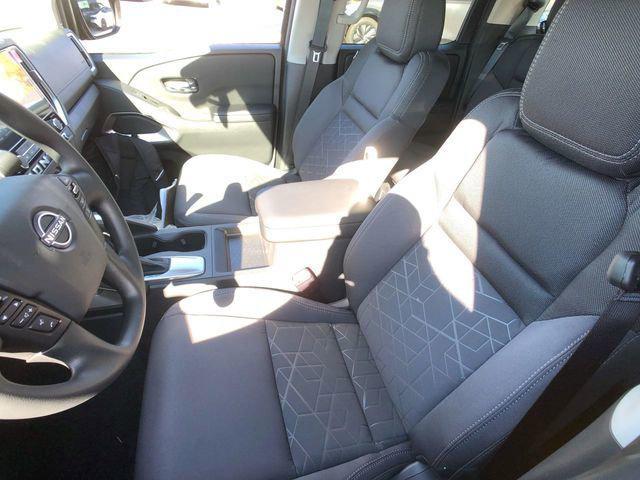 new 2025 Nissan Frontier car