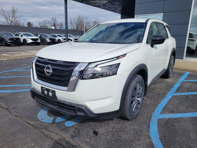 new 2025 Nissan Pathfinder car, priced at $40,360