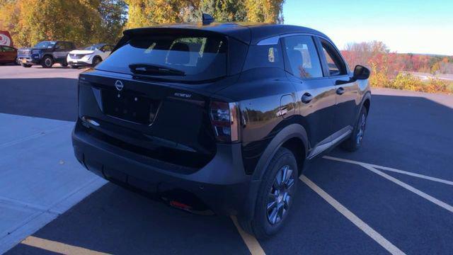 new 2025 Nissan Kicks car, priced at $23,725