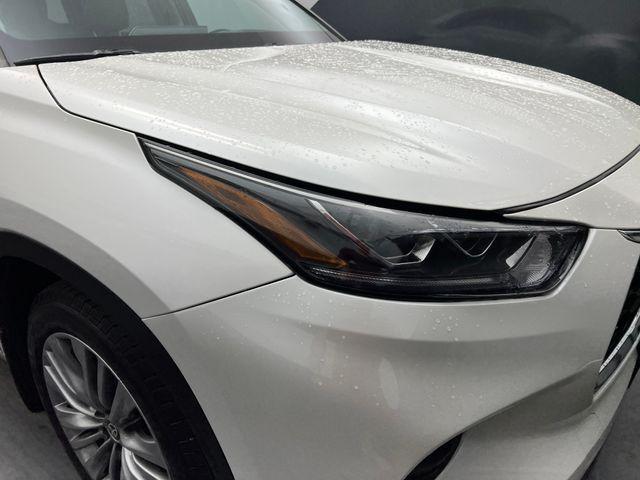 used 2021 Toyota Highlander car, priced at $39,698