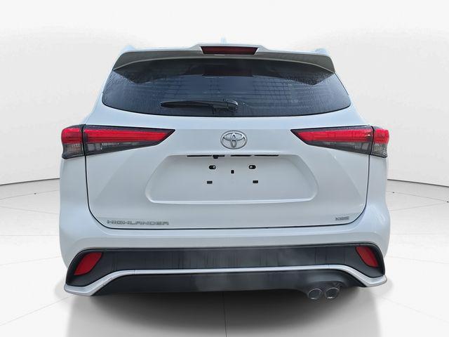 used 2023 Toyota Highlander car, priced at $35,735