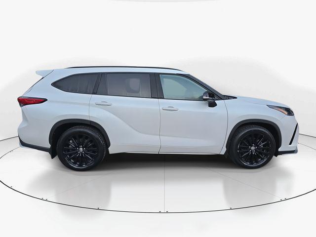 used 2023 Toyota Highlander car, priced at $35,735