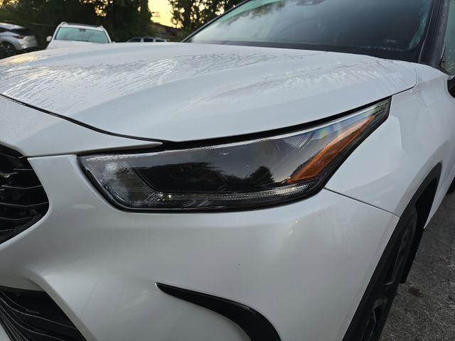 used 2023 Toyota Highlander car, priced at $35,735