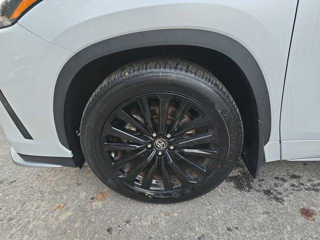 used 2023 Toyota Highlander car, priced at $35,735