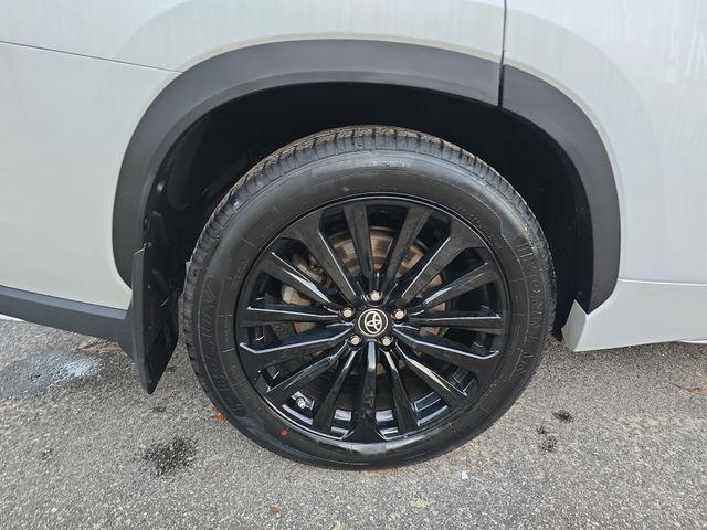 used 2023 Toyota Highlander car, priced at $35,735