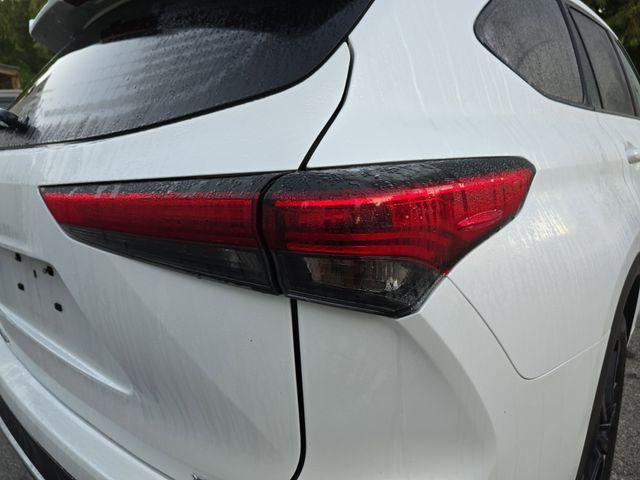 used 2023 Toyota Highlander car, priced at $35,735