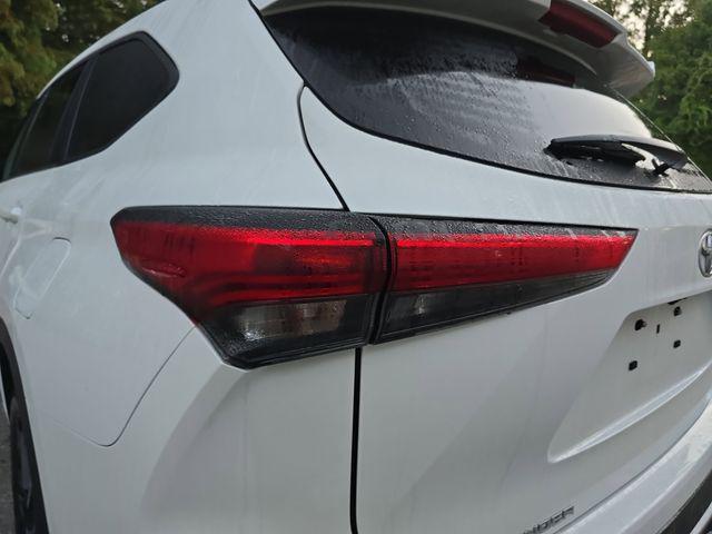 used 2023 Toyota Highlander car, priced at $35,735
