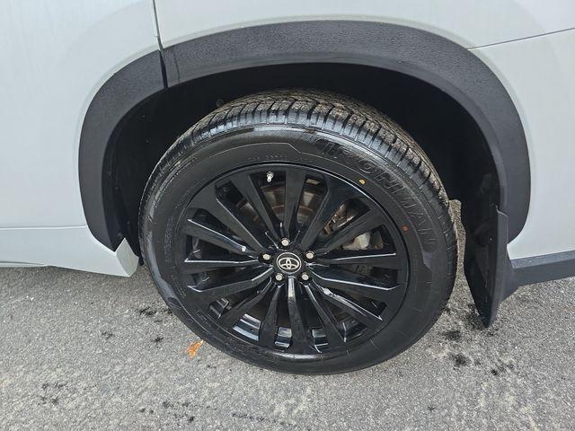 used 2023 Toyota Highlander car, priced at $35,735