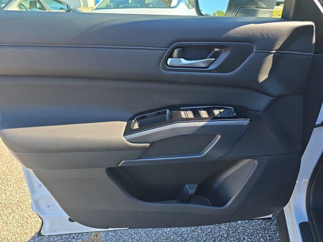 new 2025 Nissan Pathfinder car, priced at $37,216