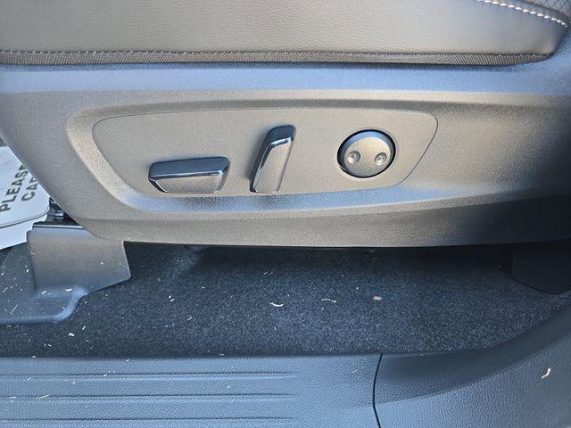 new 2025 Nissan Pathfinder car, priced at $37,216