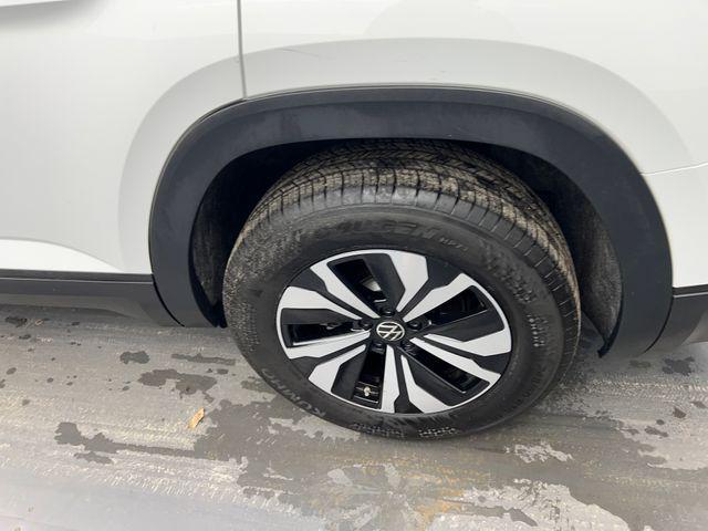 used 2024 Volkswagen Atlas car, priced at $30,999