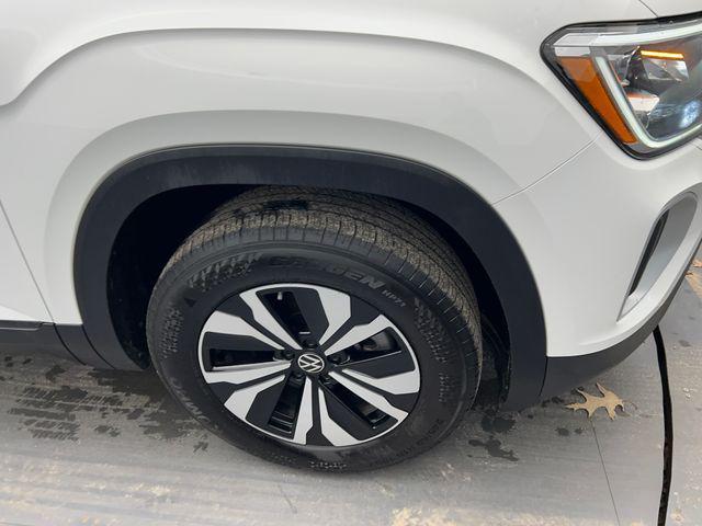 used 2024 Volkswagen Atlas car, priced at $30,999