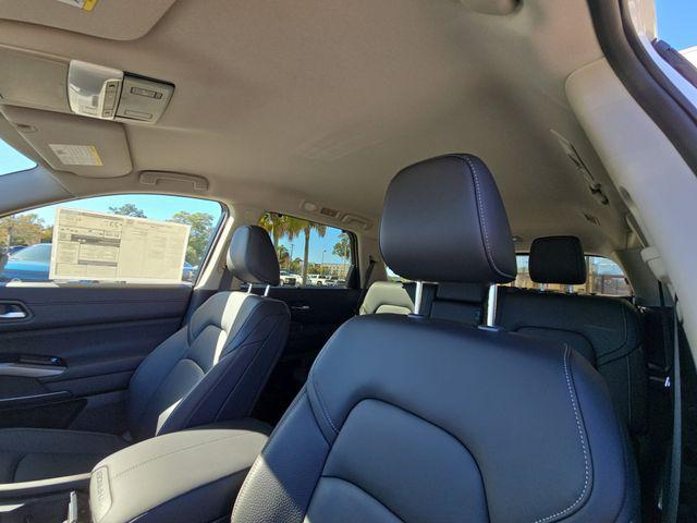 new 2025 Nissan Pathfinder car, priced at $36,850