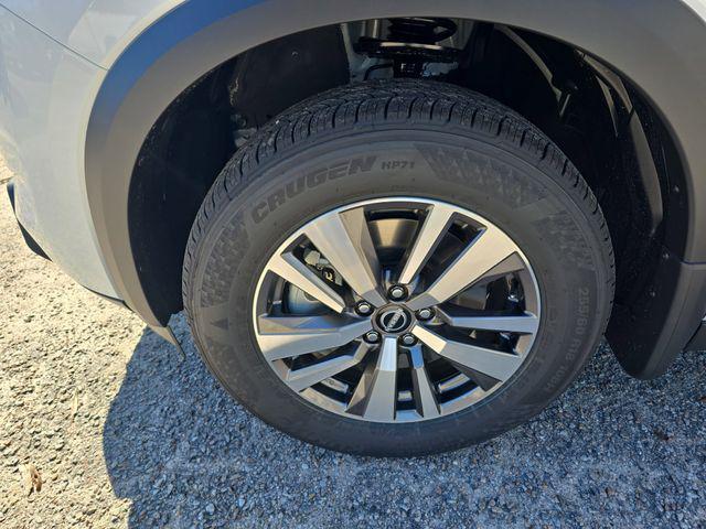 new 2025 Nissan Pathfinder car, priced at $36,850