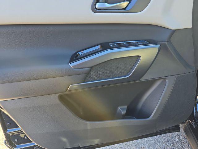 new 2025 Nissan Pathfinder car, priced at $36,814