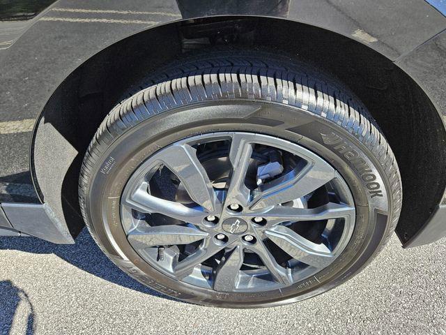used 2023 Chevrolet Equinox car, priced at $25,900